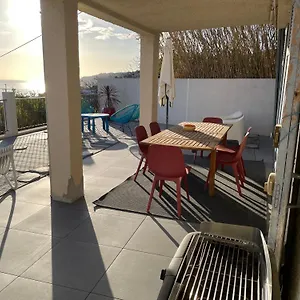 https://superbe-terrasse-avec-vue-panoramique-sur-la-mer.fr-provencehotel.com