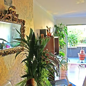 Rochas Shared Garden Refuge Quarto em Acomodações Particulares